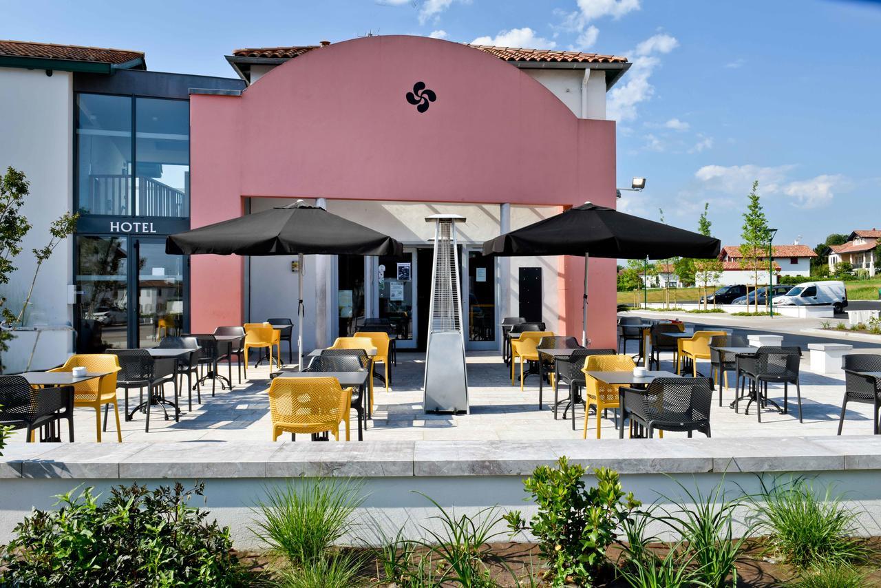 Hôtel Restaurant Aldaburua Larressore Bagian luar foto